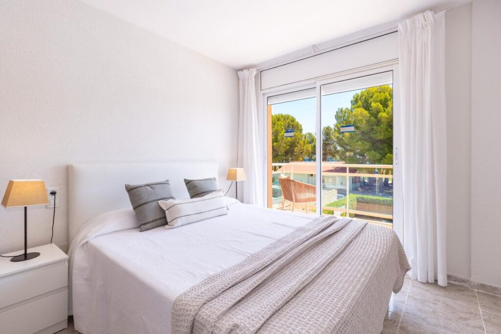 Dormitorio del apartamento de una habitación